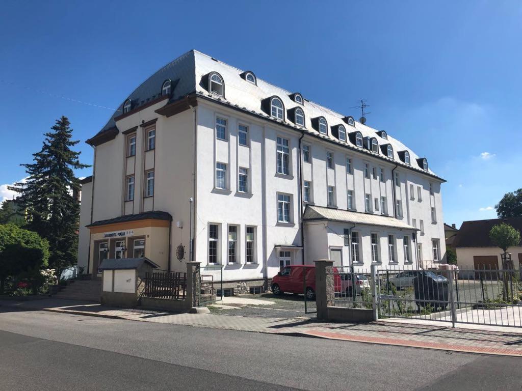 Grandhotel Novy Bor Nový Bor Exterior foto